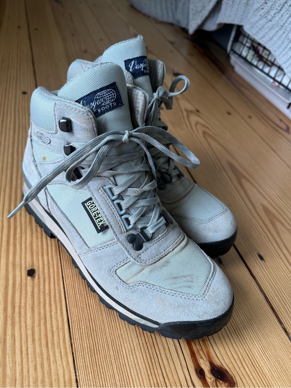 Basque clarion 88 Gore-Tex Light Gray womens Hiking Boots